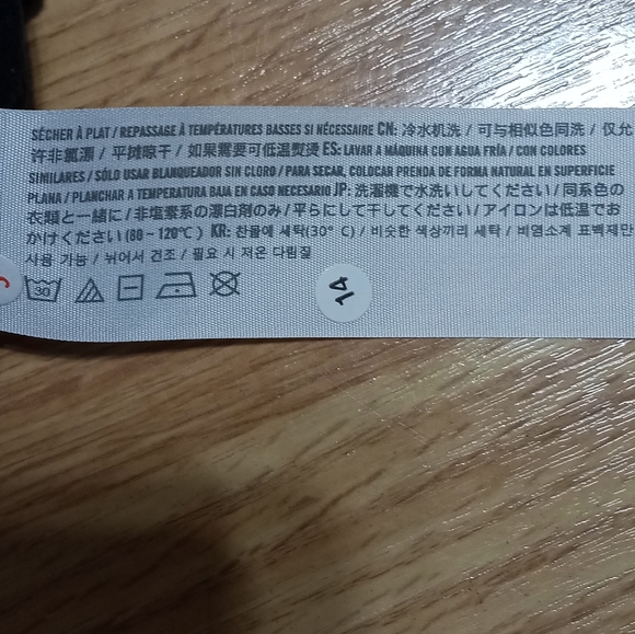 Hollister cold shoulder bodycin dress.  EUC.  SIZE XS - Picture 9 of 9